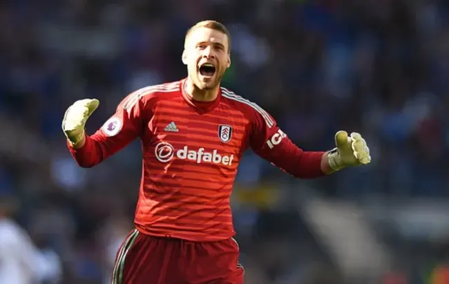 Image: Blues Close In On Keeper